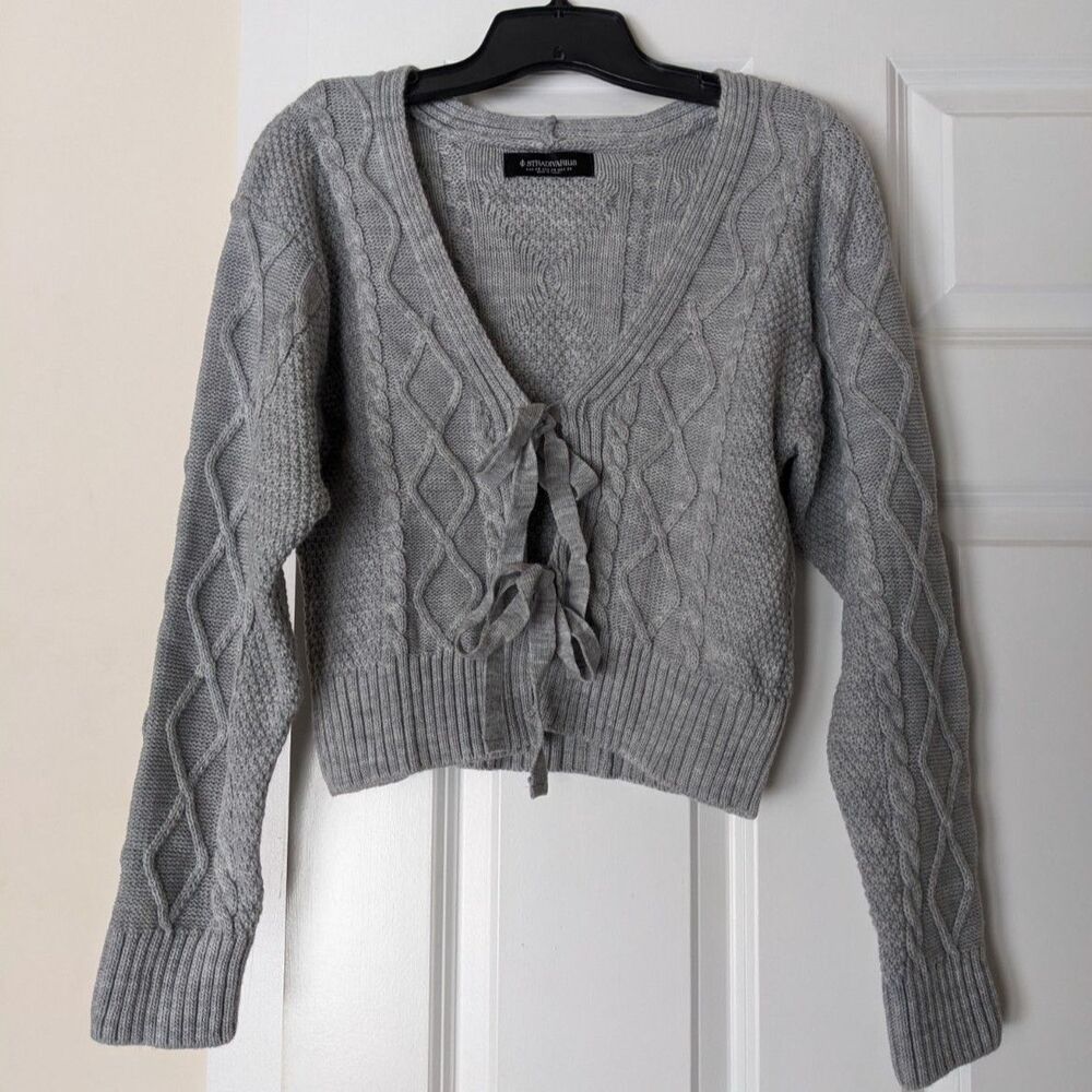 Cropped Gray Cable Knit Cardigan Sweater XS Bows Balletcore Model Off Duty